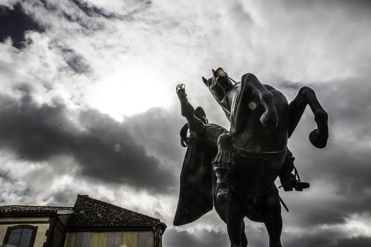4 Statue équestre d'Artagnan rapière cassée 1bis 030313.jpg