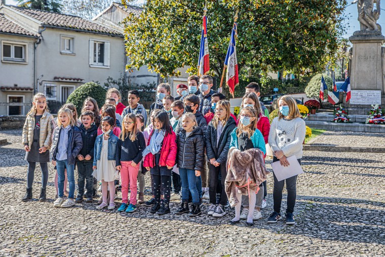 10 Des enfants de l'école chantent la Marseillaise 1bis 111121.jpg