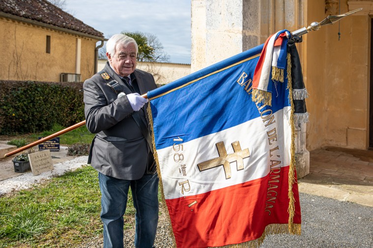 6 Bernard Laborde porte-drapeau du 158e RI 1bis 270222.jpg