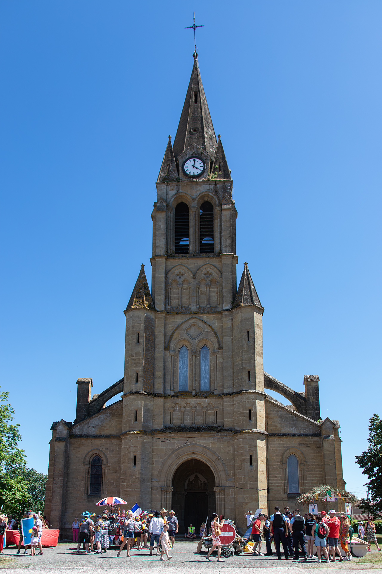 débuté depuis le parvis de l'église