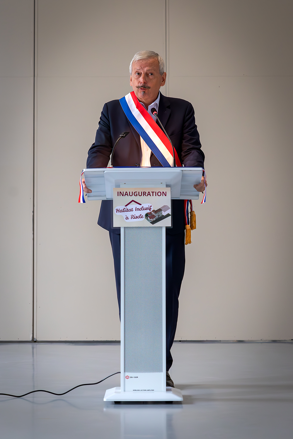 Jean-René Cazeneuve, Député du Gers, qui prend la parole