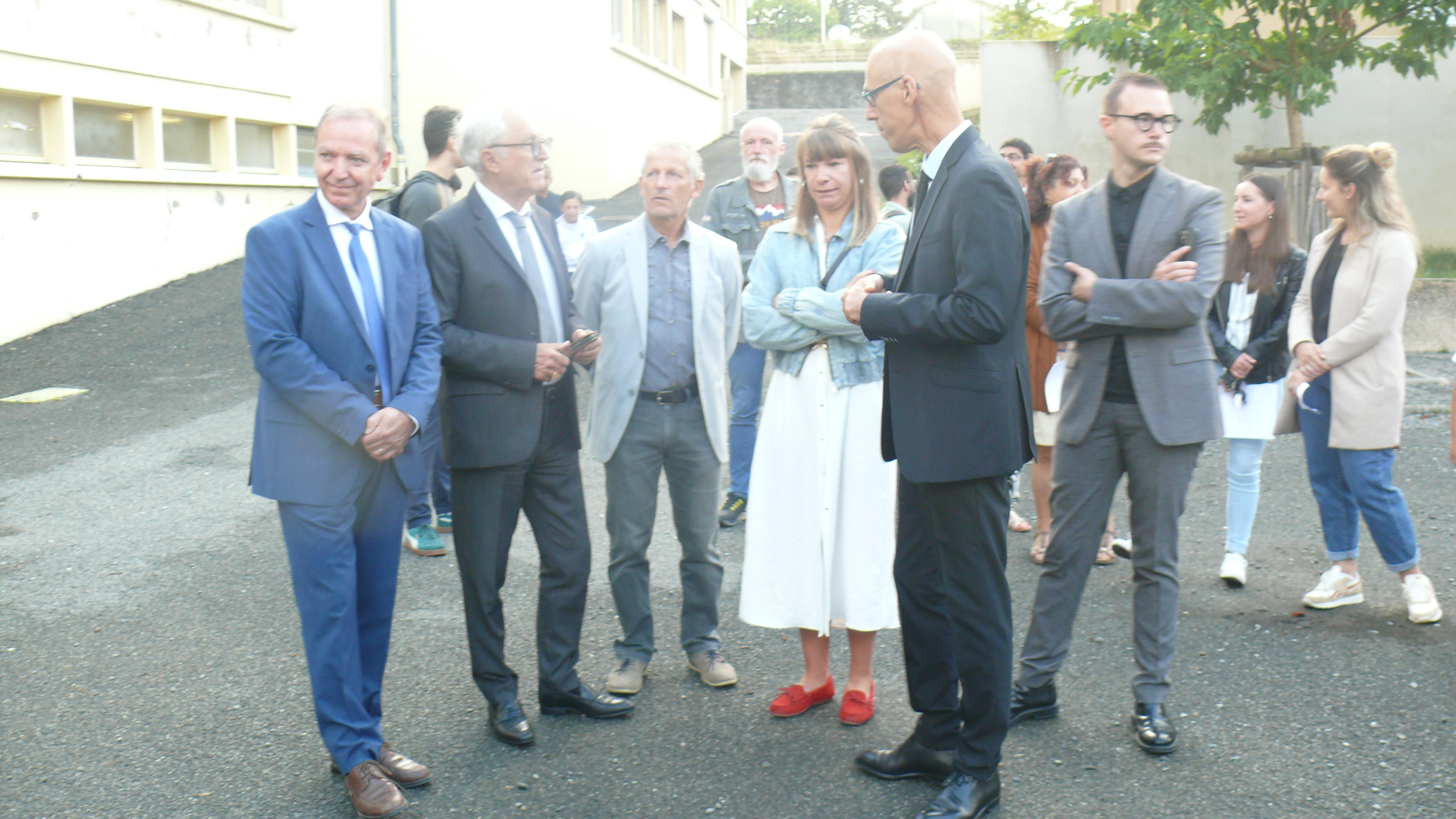Le préfet du Gers et les personnalités.