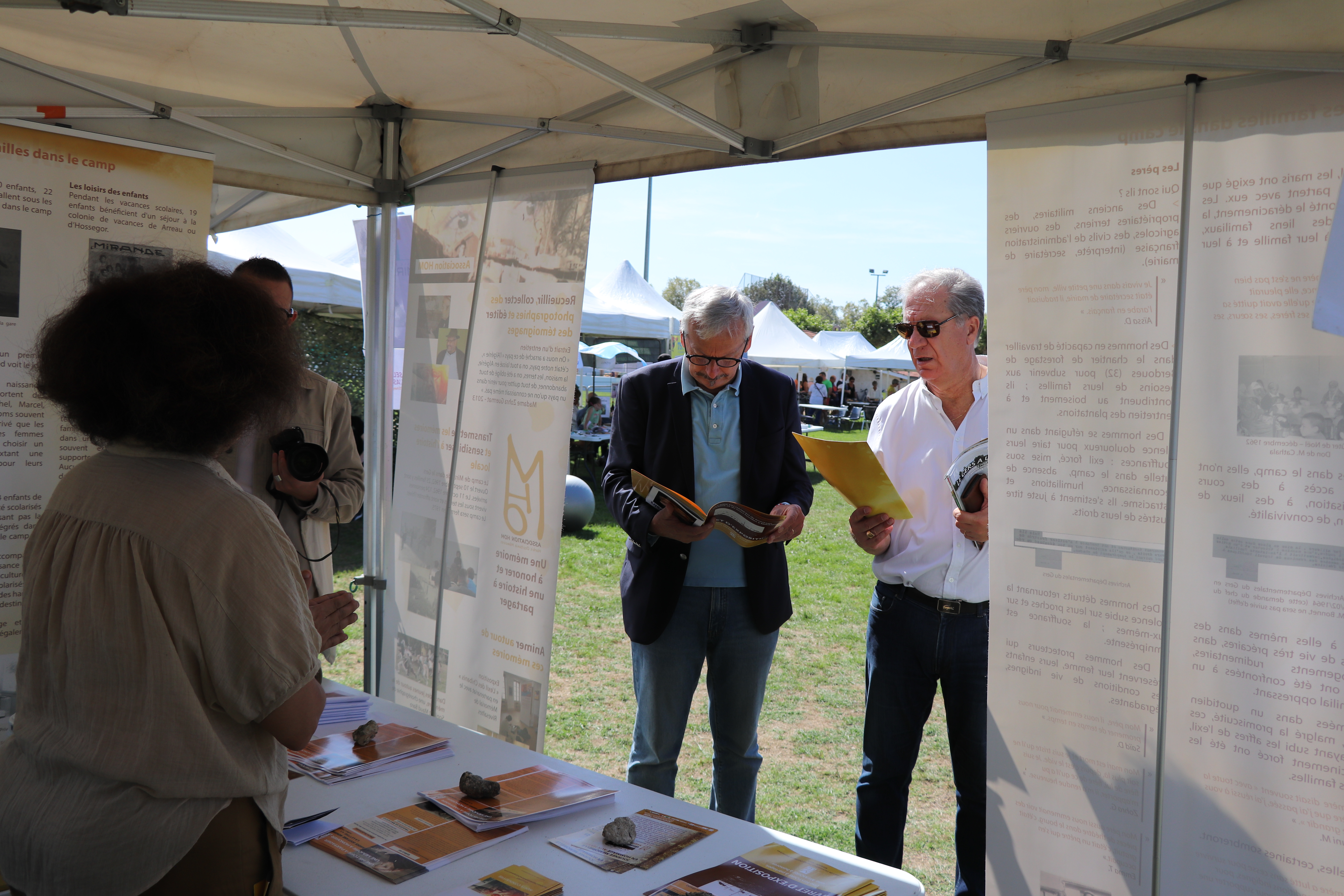 Jean Réné Cazeneuve et Patrick Fanton sur le stand HOM