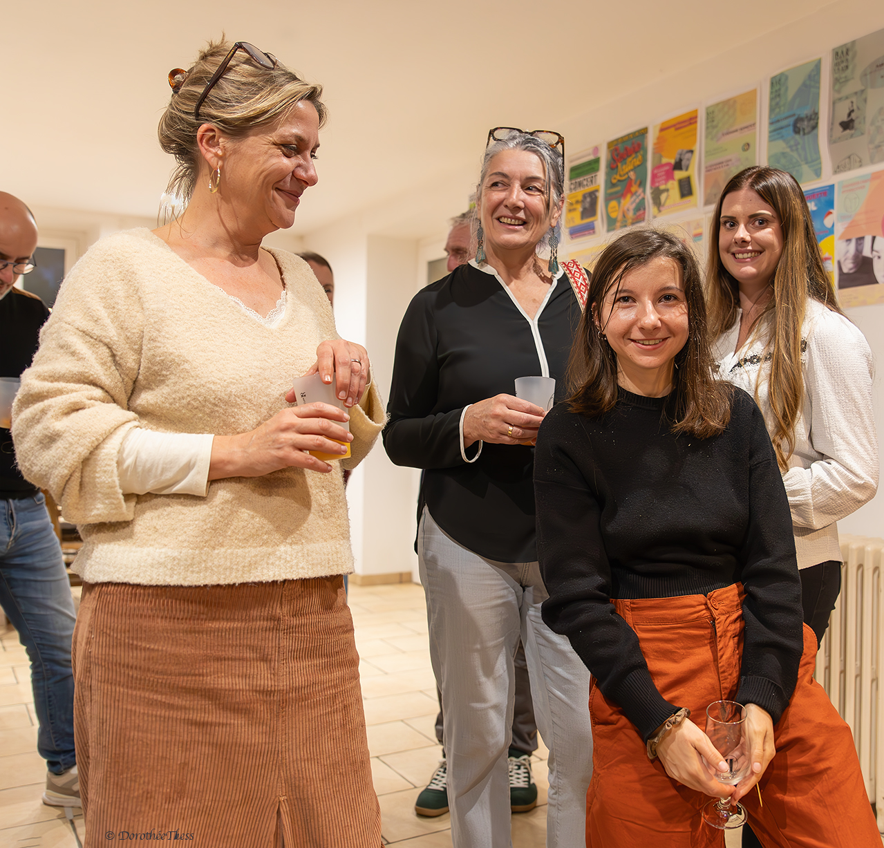 de gauche à droite: la directice Véronique Champomier;  Muriel, animatrice;  Ylona, coordinatrice des soins  et  Thaïs, coordinatrice organisation