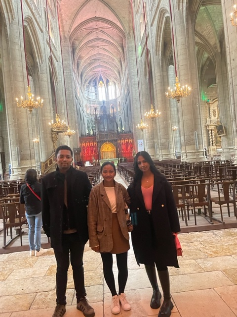 A l'intérieur de la cathédrale Sainte Marie