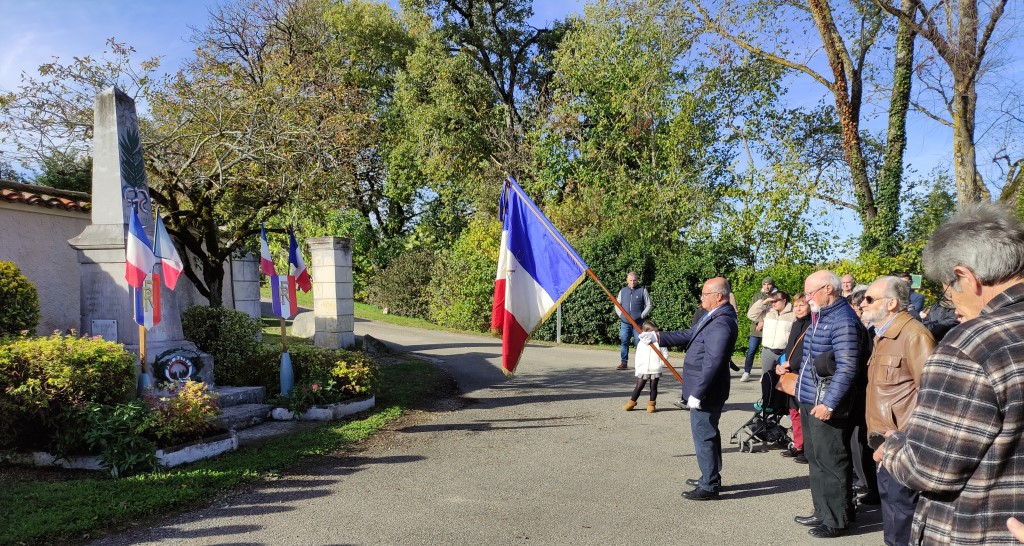 Au drapeau