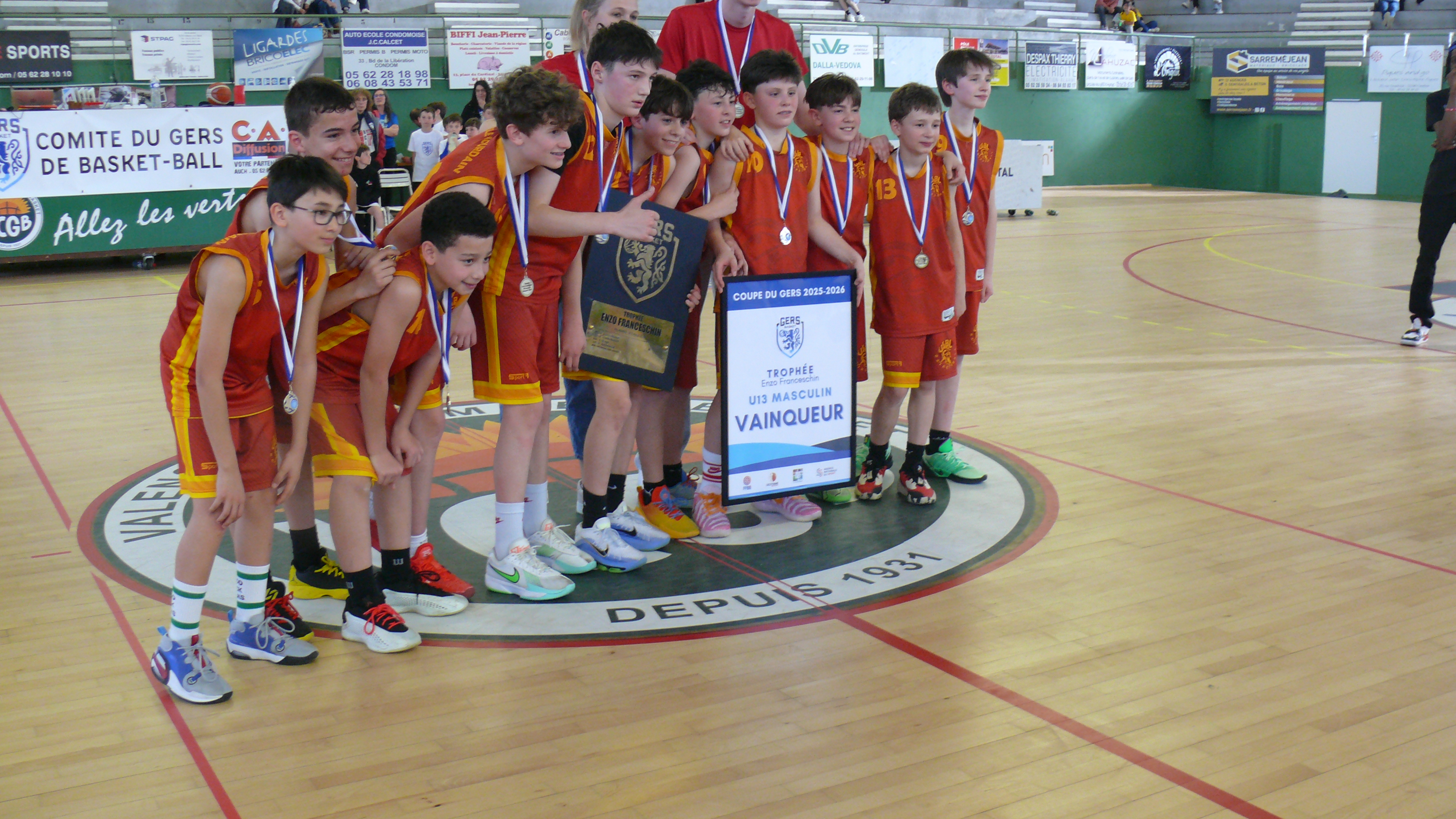 Les U13 de l'Isle-Jourdain  remporte le trophée Enzo Franceschin.
