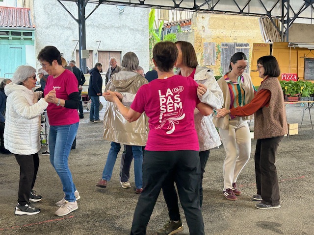 Quelques pas de danse.