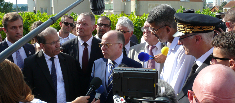 BERNARD CAZENEUVE RAPPELLE LES VALEURS DE LA LAÏCIT