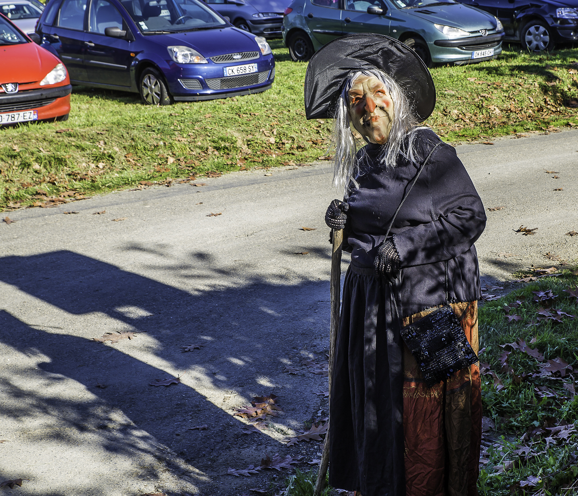 1 sorcière à l'entrée 1bis 311015.jpg
