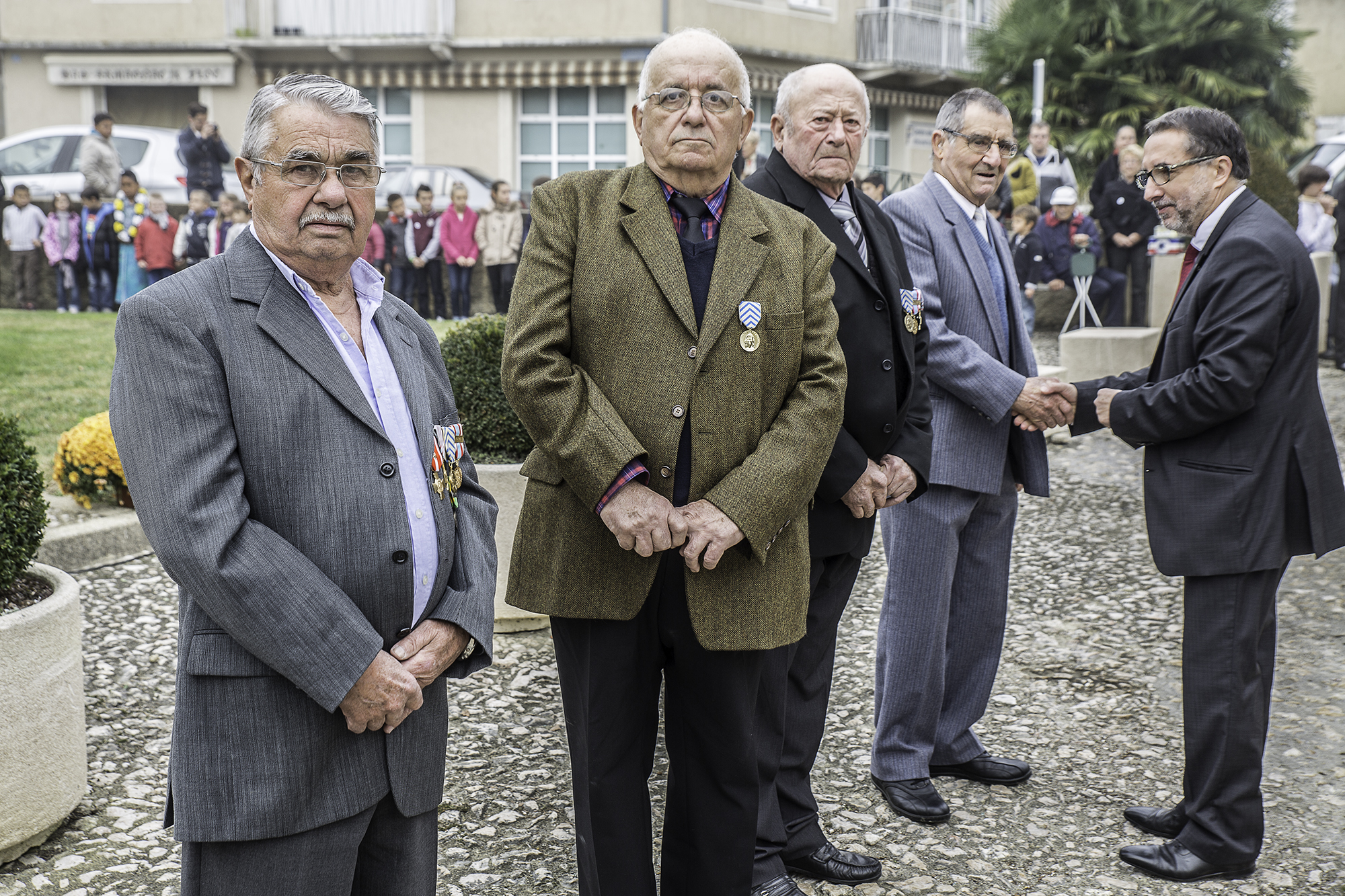 Remise des médailles par Christian Peyret 1bis 111115.jpg