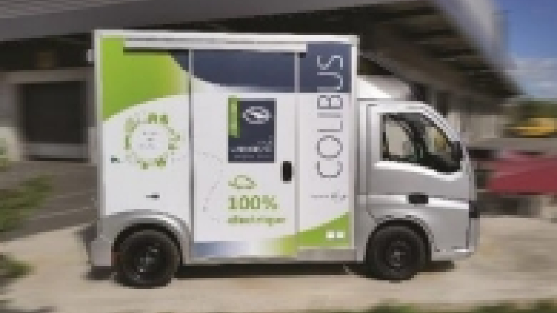 AUCH  Le colibus va de l'avant