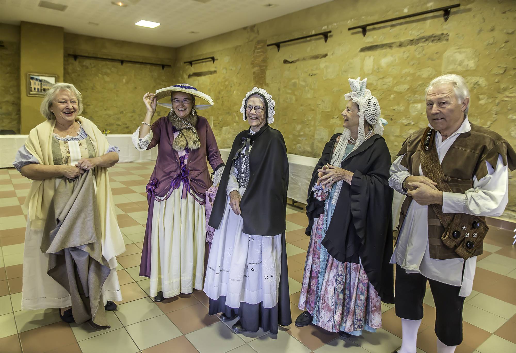 Dans la salle des fêtes 1bis 231115.jpg