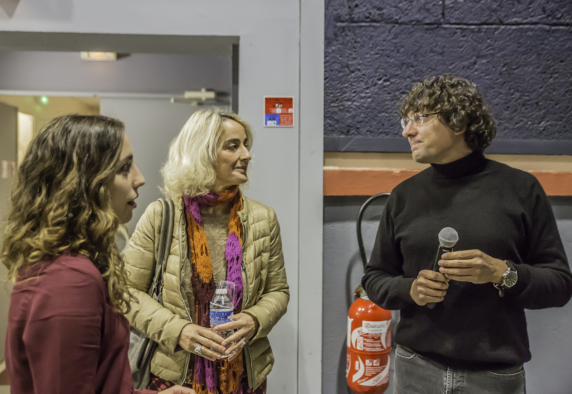 Ophéli (présidente de la junior-association), Carole Zalberg et  Eric Busson 1bis 111215.jpg