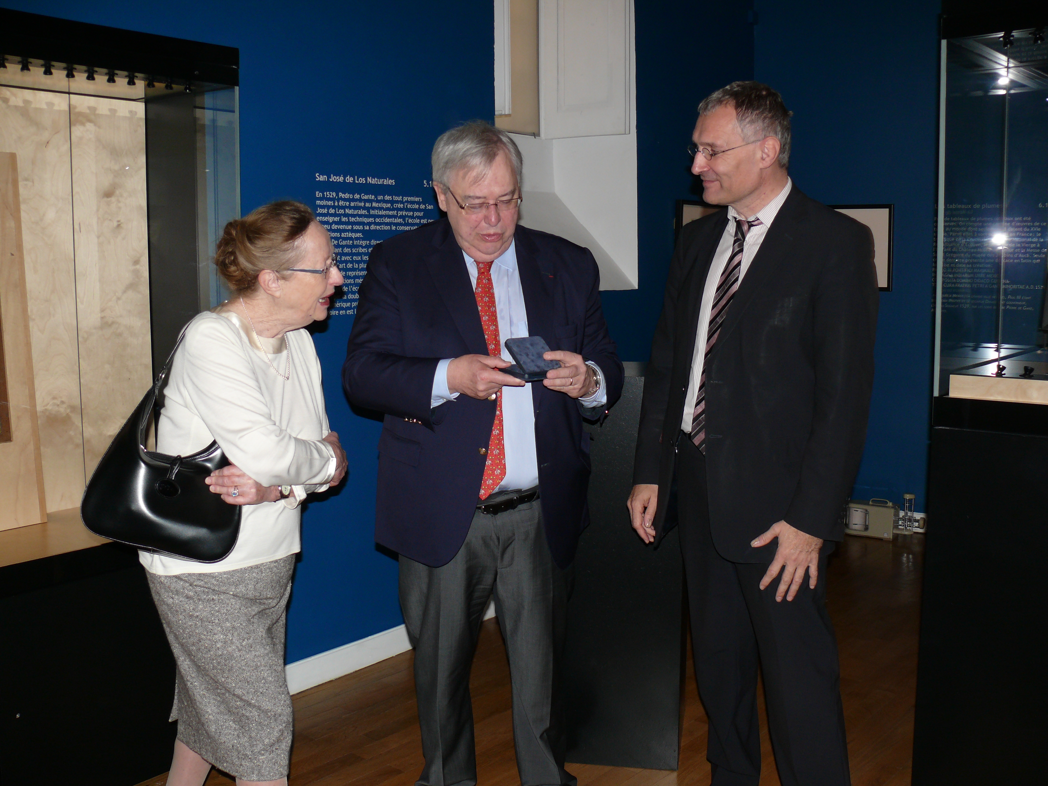 Remise médaille Auch à M. Priet.JPG