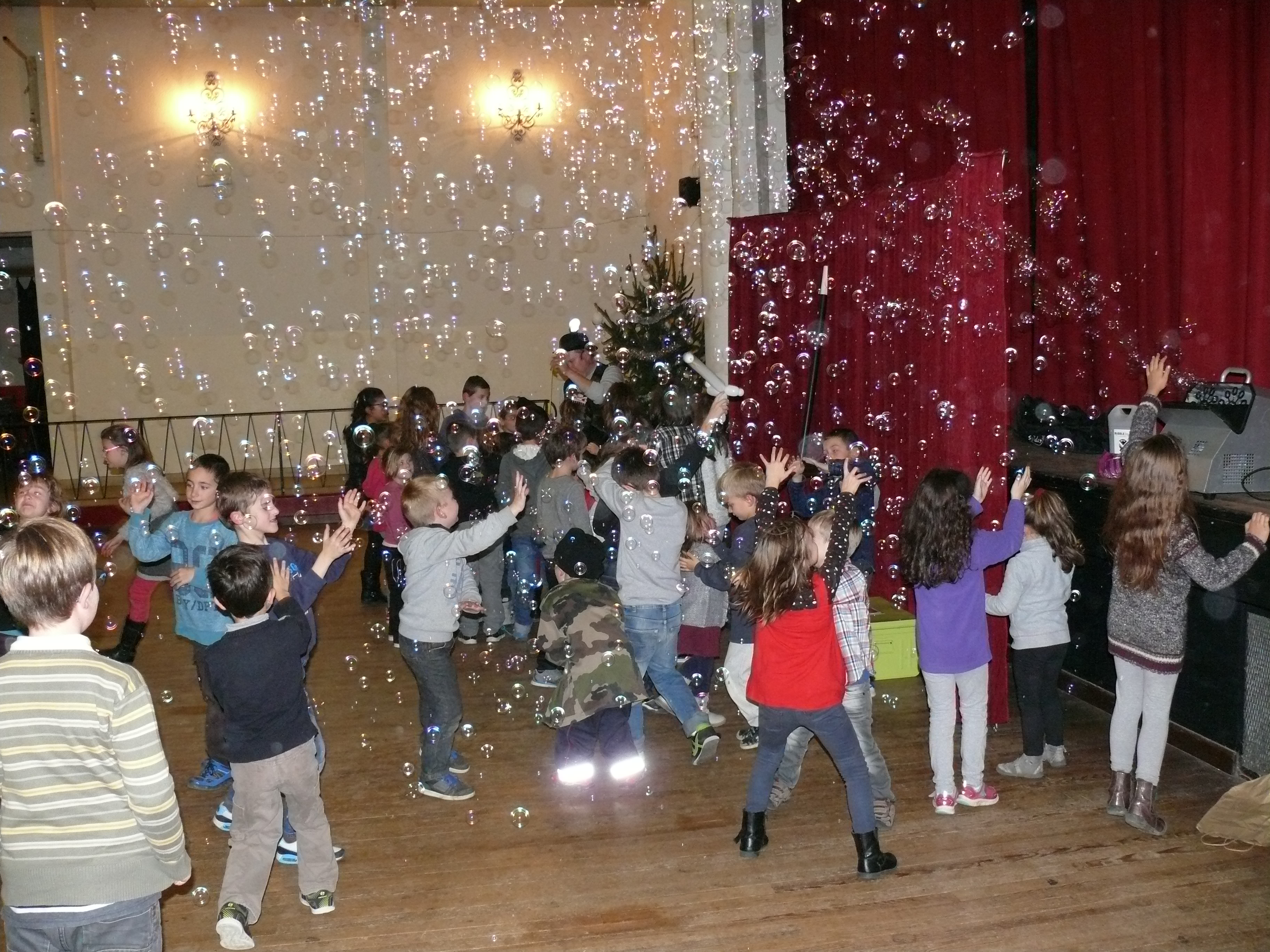 Noël des enfants de la commune.JPG