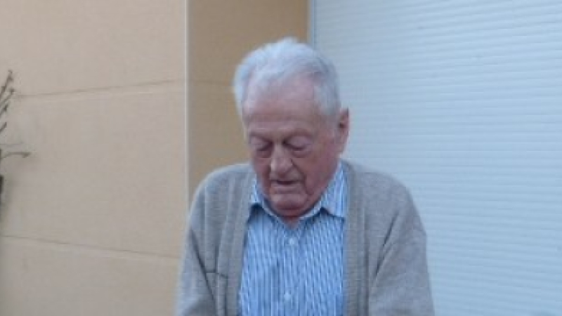 Un bénévole vigneron