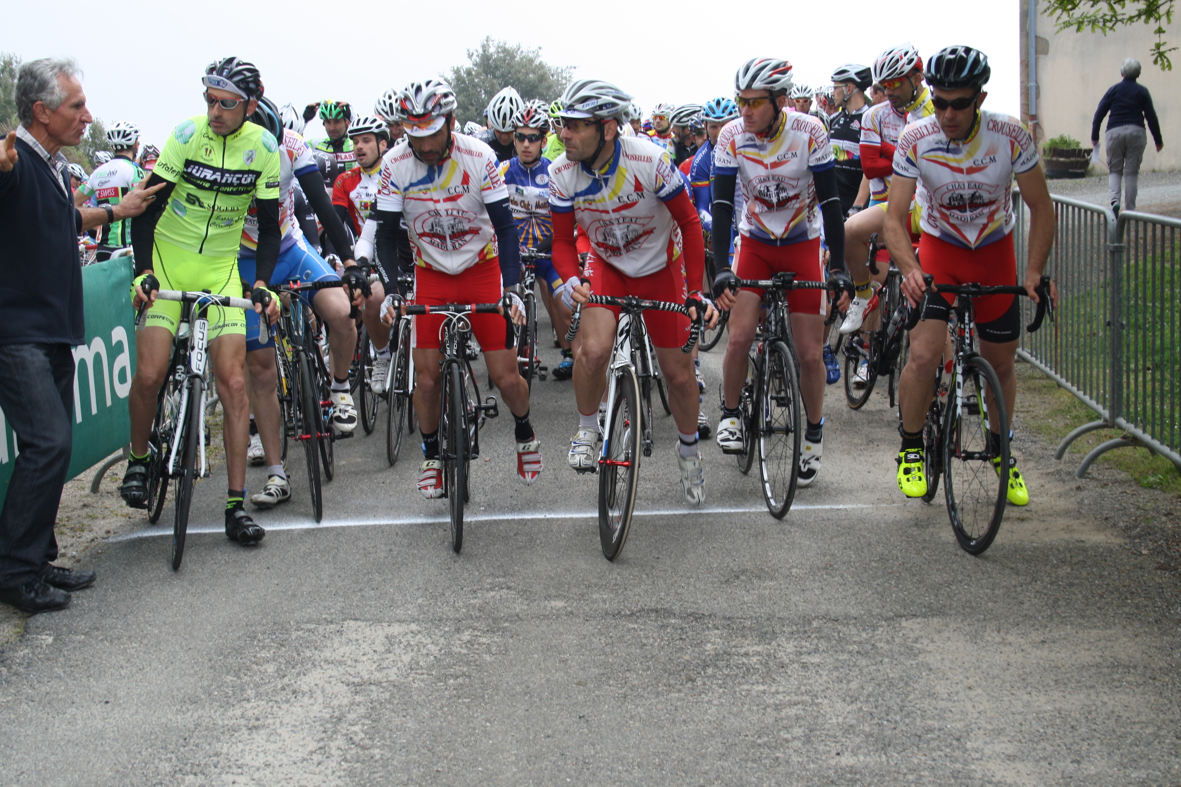 Dimanche 10 avril, le Tour cycliste du Madiranais réunira, comme tous les ans, le gratin du cyclisme régional.  Photo archives Lionel Lemaire