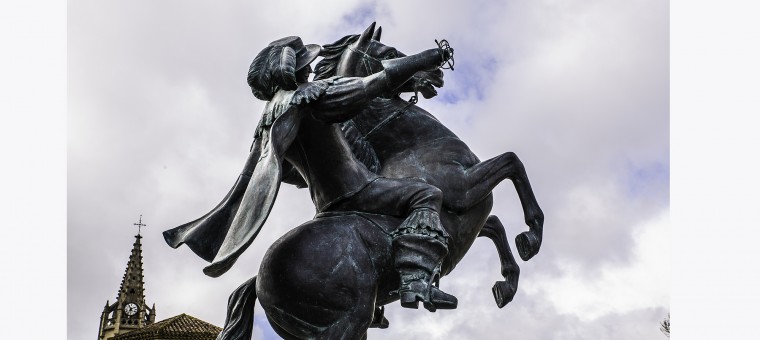 1 Statue équestre d'Artagnan rapière cassée 030313.jpg