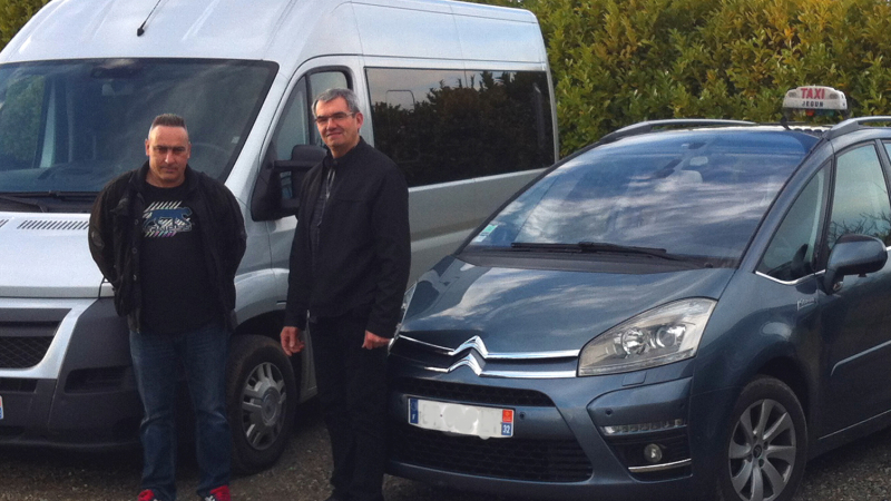 Energie M4 et Taxis du Pays : ça roule.