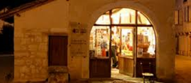 SARRANT - A  la Librairie Tartinerie