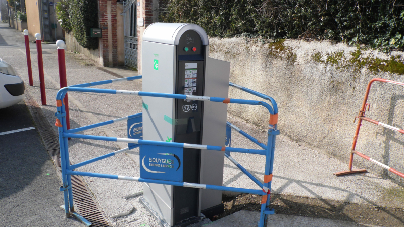Une borne pour les véhicules électriques 