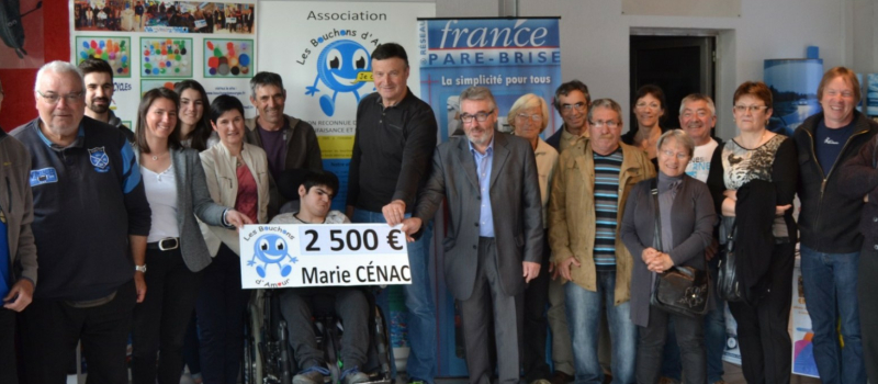 Les Bouchons d'amour ont remis un chèque de 2 500 euros