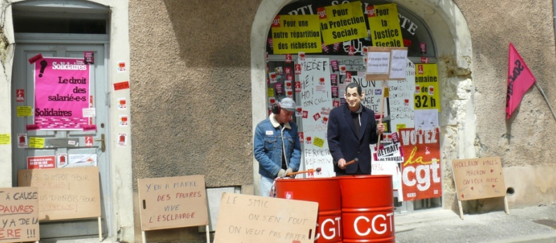 Une centaine de personnes pour dénoncer la loi Travail 