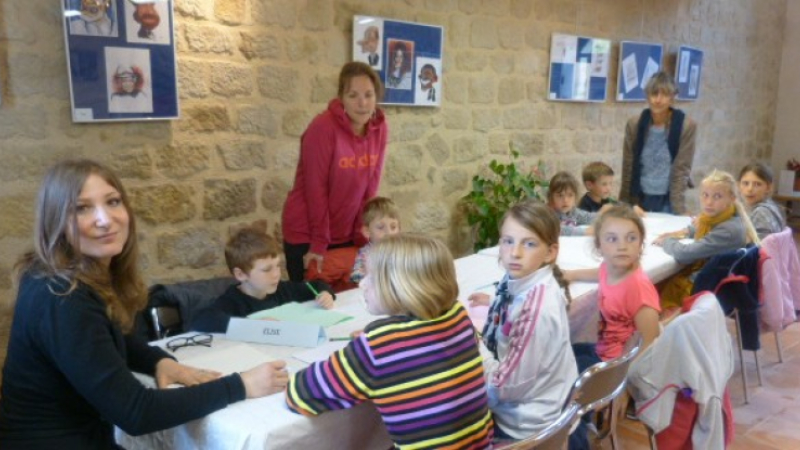 les jeunes de l' ALAE au salon de la caricature et du dessin de presse 