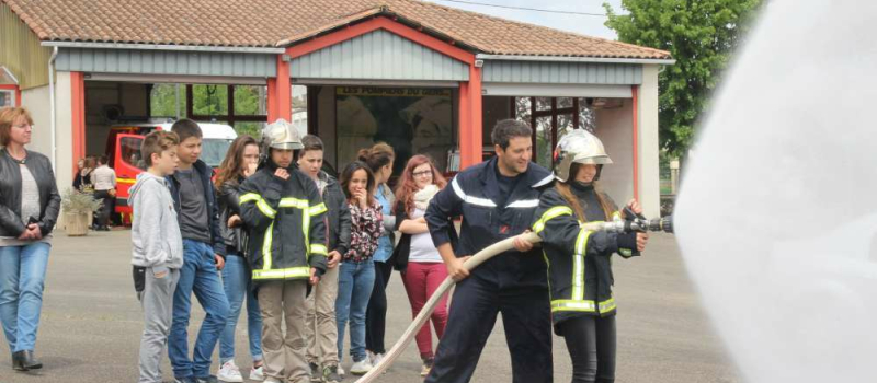 Avec les pompiers, les 4e approfondissent leurs acquis