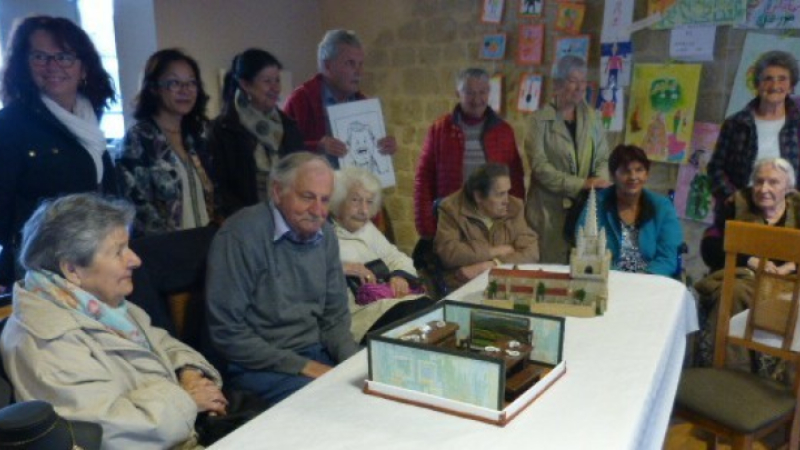 Les Mille Soleils au salon de la caricature