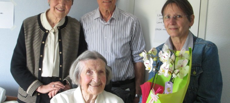 Andrée PERES doyenne pour ses 102 ans 1.jpg