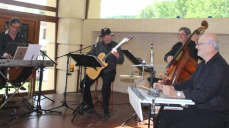 Cazaubon : Hommages aux artistes Trenet et  Brassens