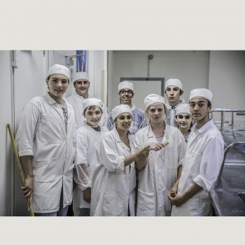 Adrien Lefèvre et ses élèves 1bis principale à la cuisine de la cité scolaire 1bis 260516.jpg