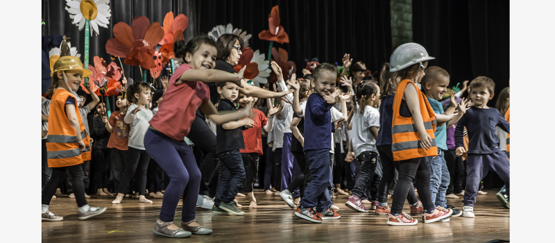 Nogaro: la maternelle en fête offre un spectacle vif et coloré