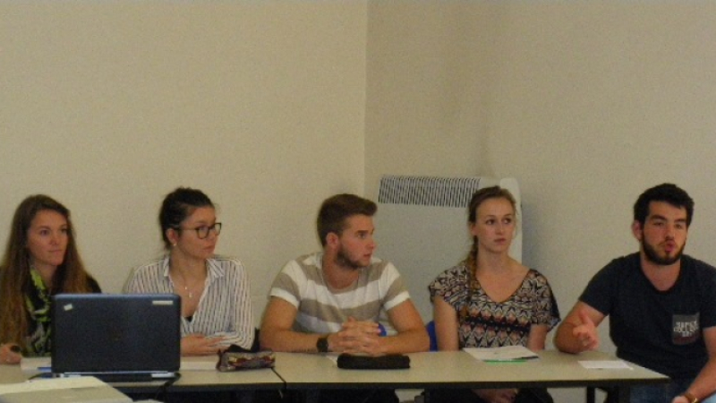Suite à une demande de l'UDAF 32, cinq étudiants de 1ère année GEA de l'IUT d’Auch ont réalisé une enquête sur les moyens de transports en milieu rural