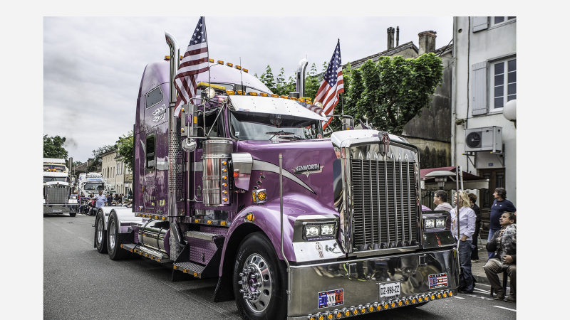 Nogaro: La parade des camions décorés se renouvelle