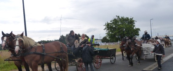 le départ de la visite de Marciac en calèche