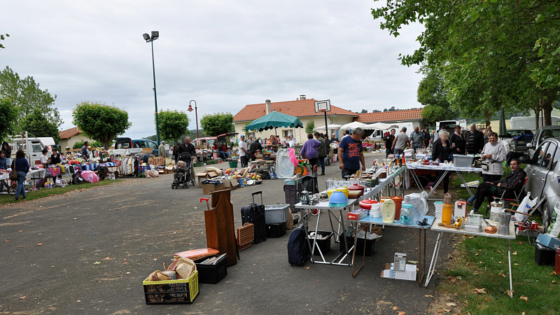 Vide grenier de Labarthete 