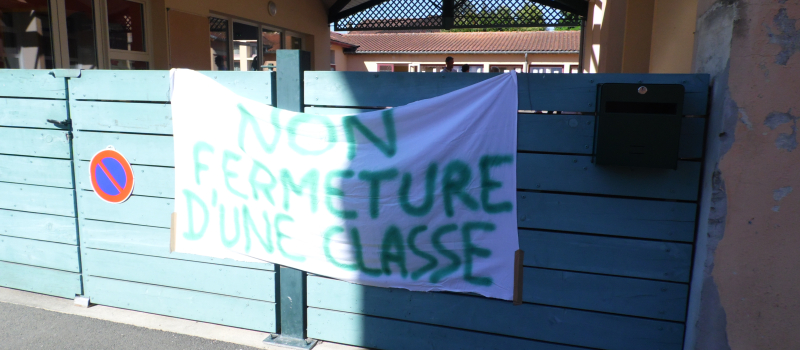 Occupation des deux écoles Maternelle et Primaire par les parents d'élèves mécontents 