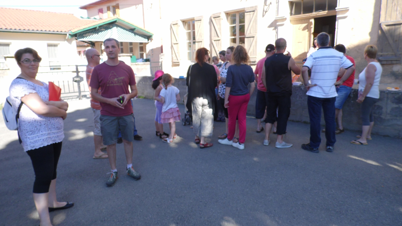 Forte mobilisation contre la fermeture d'une classe a l'école primaire 