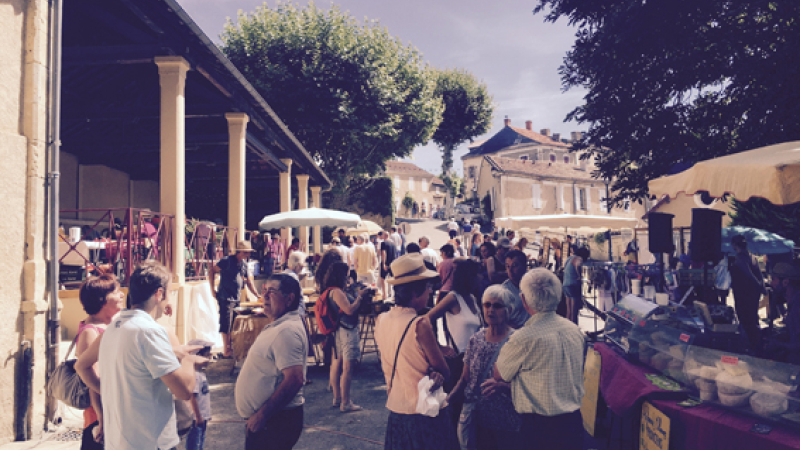 Marché estival à Montesquiou