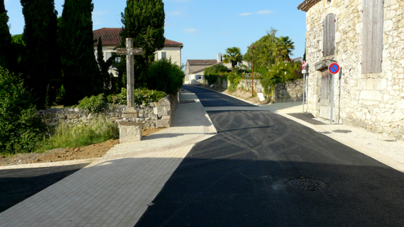 La Romieu: rue DELOR ( noire)