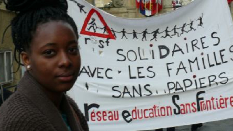 Une éclaircie pour les jeunes lycéennes expulsables