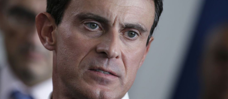 Manuel Valls satisfait de l'adoption de la loi d'urgence