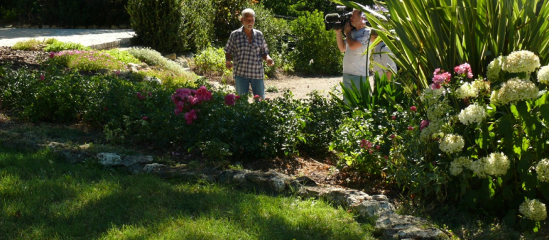 Castin : TF 1 a filmé le village aux deux fleurs
