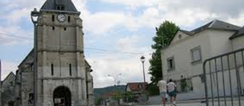 Une église attaquée durant l'office