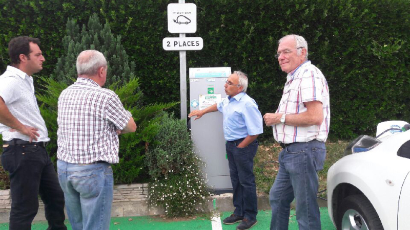 Bornes électriques en service sur Mirande 