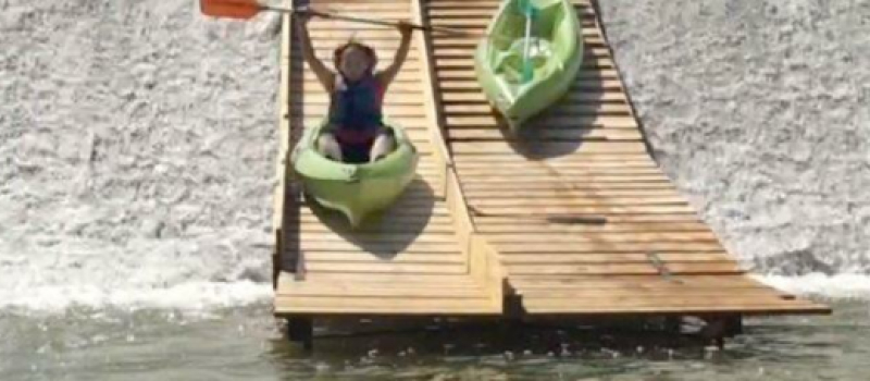 Les canoës de Beaucaire inaugurent la glissière de Mouliéron