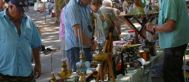 Vide grenier du club taurin dimanche matin